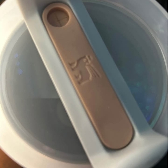 Stanley Quencher H2.0 Tumbler in Cream - Picture 4 of 6